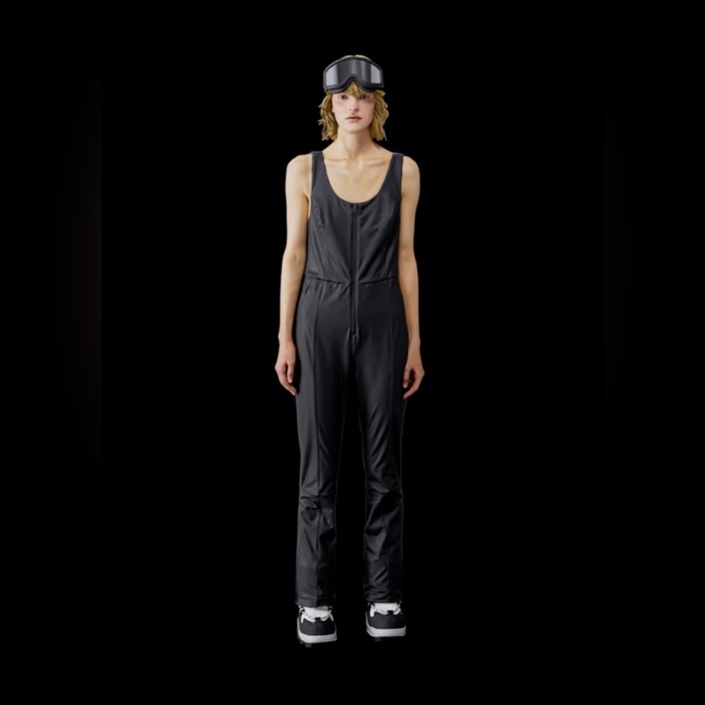 Skiing suit